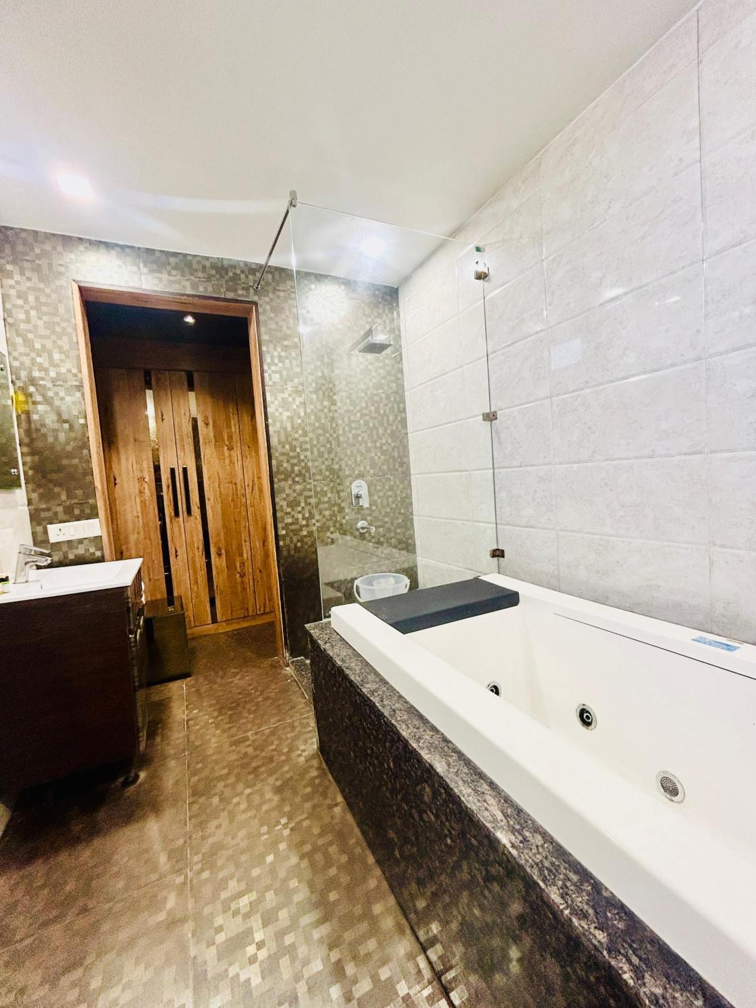 Hotel Gold Souk - Karol Bagh Delhi  Exterior photo