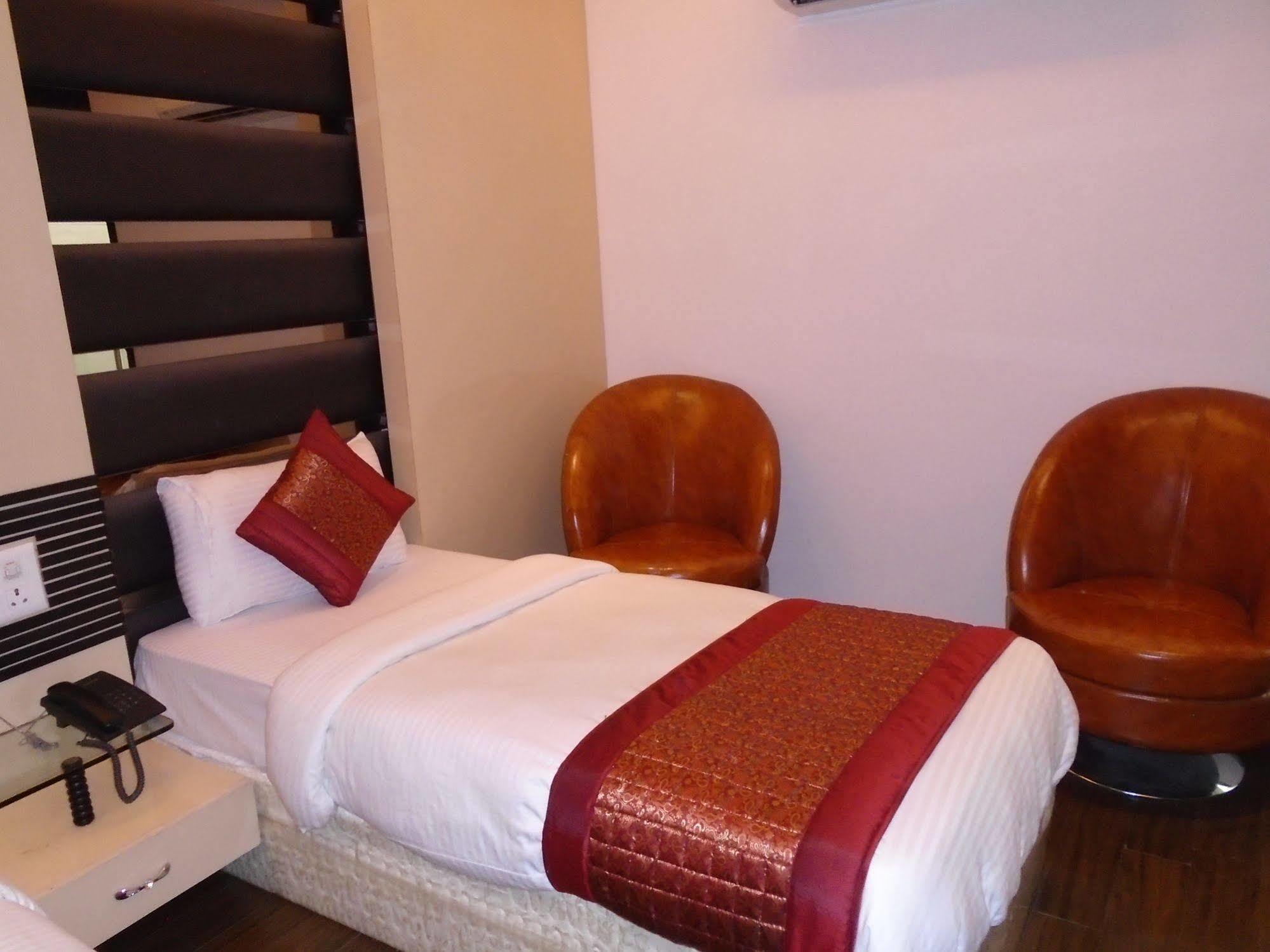 Hotel Gold Souk - Karol Bagh Delhi  Exterior photo