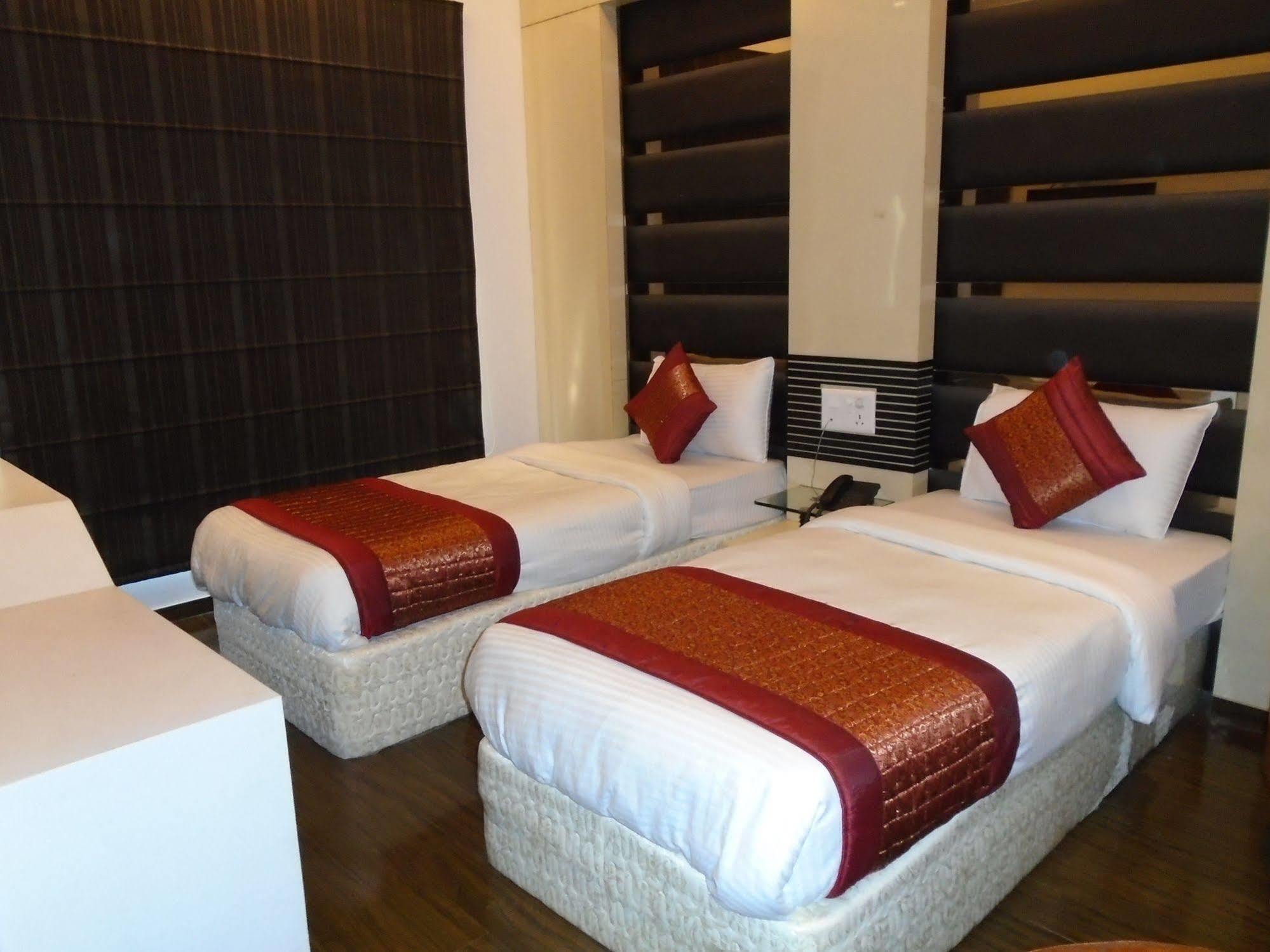 Hotel Gold Souk - Karol Bagh Delhi  Exterior photo